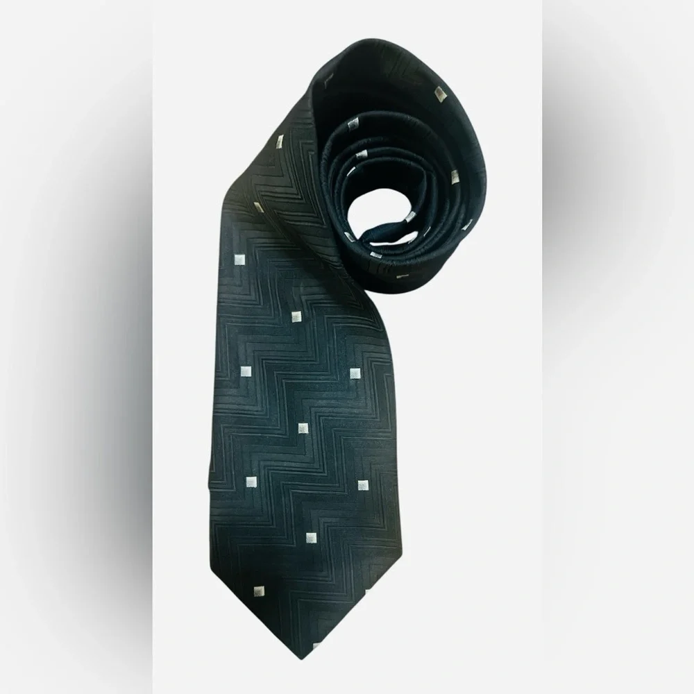 Sophisticated Black Geometric Tie